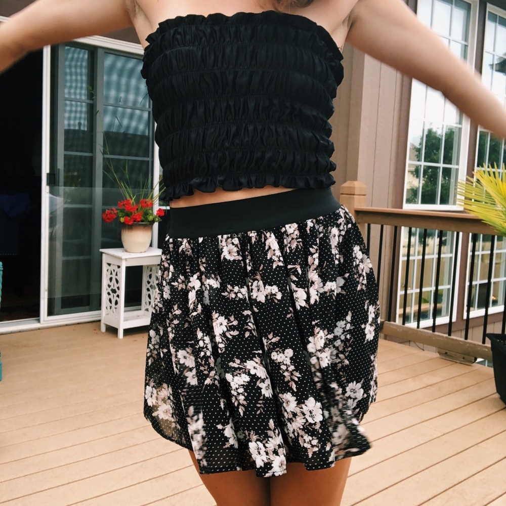 Forever 21 Flowered Black Skirt